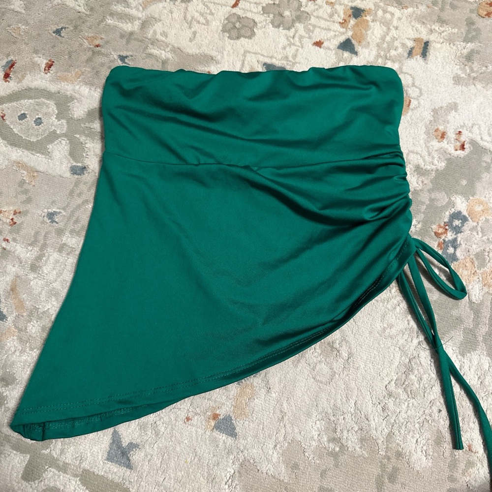 Green tube top with adjustable side